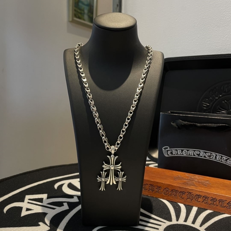 Ch**me He**ts necklaces